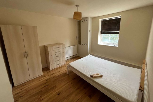 167 Camberwell Road, London SE5 0HB 5