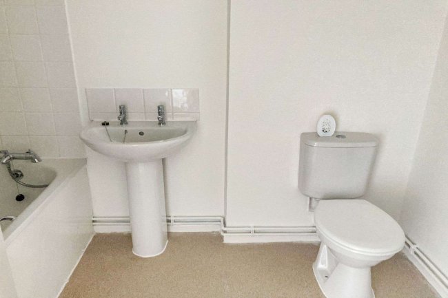 Flat 16 Grovelands Centre, Savile Way, Grove, Wantage OX12 0PT 6