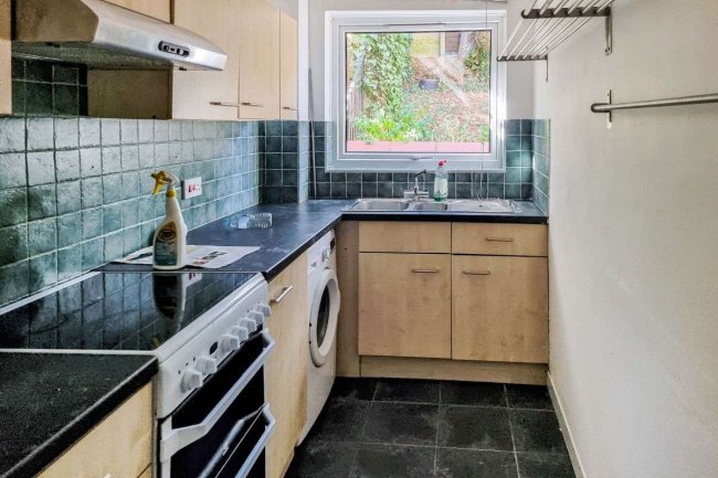 Flat 1 Highview, 75 Eglinton Hill, Shooters Hill, London, SE18 3PB 5