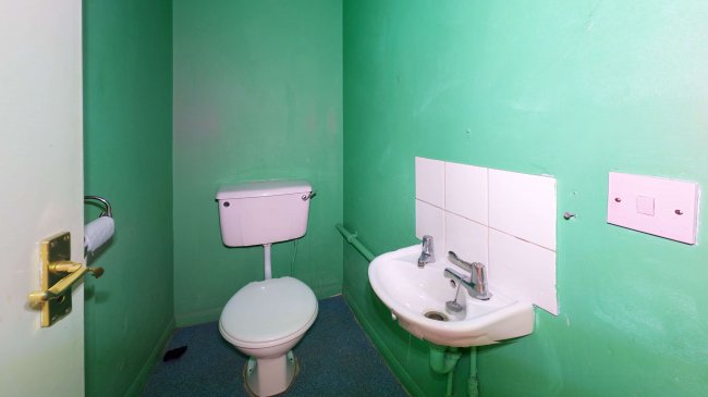 Flat B, 8 Balham Grove, Balham, London SW12 8AY  8