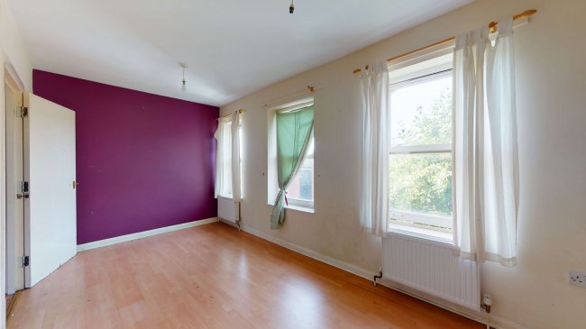 Flat B, 8 Balham Grove, Balham, London SW12 8AY  8