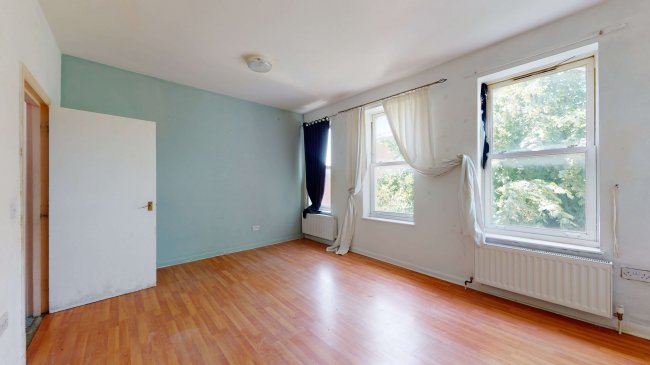 Flat B, 8 Balham Grove, Balham, London SW12 8AY  8