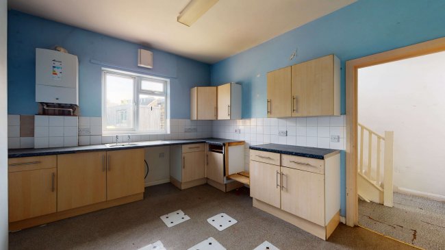 Flat B, 8 Balham Grove, Balham, London SW12 8AY  8