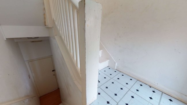 Flat B, 8 Balham Grove, Balham, London SW12 8AY  8