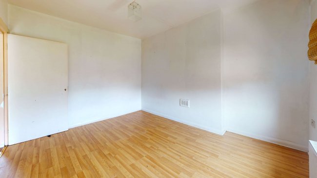 Flat B, 8 Balham Grove, Balham, London SW12 8AY  8