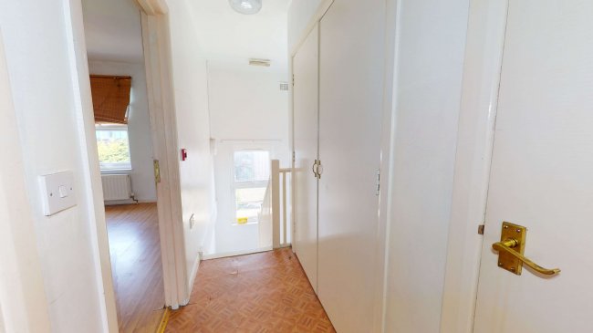 Flat B, 8 Balham Grove, Balham, London SW12 8AY  8