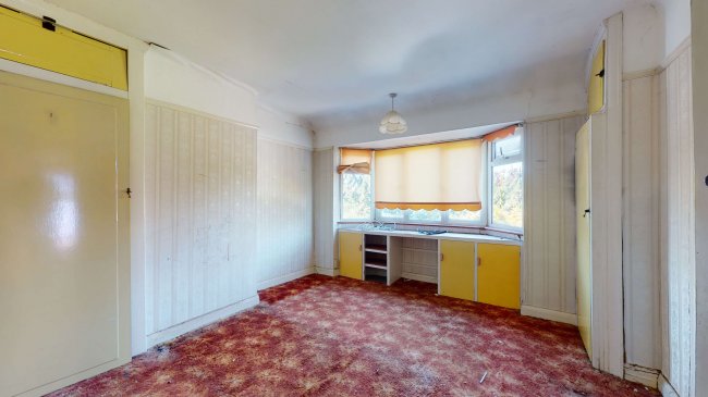 121 Grand Avenue, Surbiton, Surrey, KT5 9HY 7