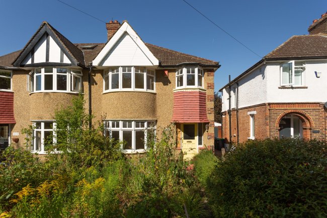 121 Grand Avenue, Surbiton, Surrey, KT5 9HY 7