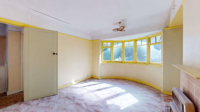 121 Grand Avenue, Surbiton, Surrey, KT5 9HY 7