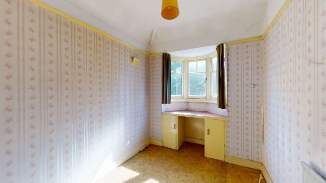 121 Grand Avenue, Surbiton, Surrey, KT5 9HY 7