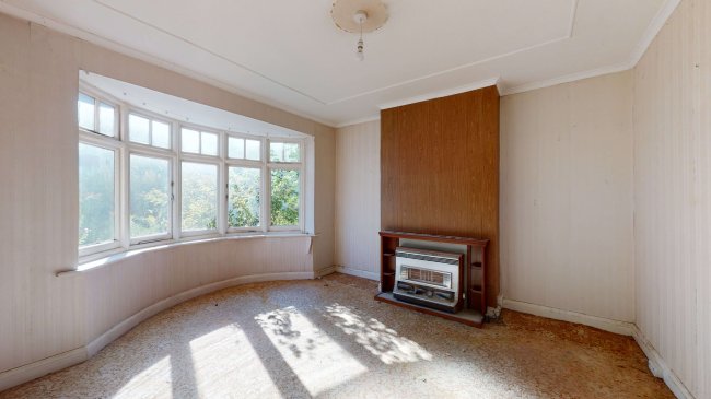 121 Grand Avenue, Surbiton, Surrey, KT5 9HY 7