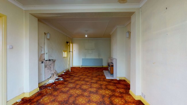 121 Grand Avenue, Surbiton, Surrey, KT5 9HY 7