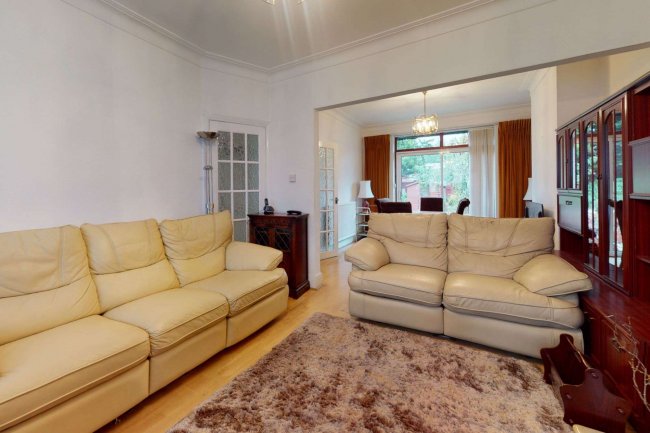 42 Ferndown Road, Northwood, Middlesex HA6 1PH 2