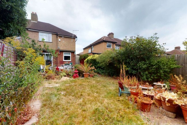 42 Ferndown Road, Northwood, Middlesex HA6 1PH 2