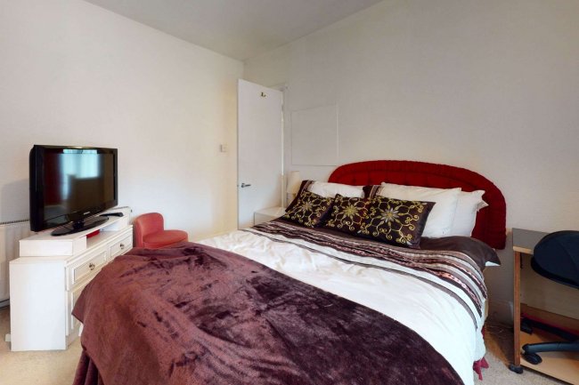 42 Ferndown Road, Northwood, Middlesex HA6 1PH 2