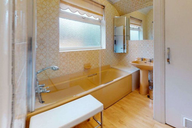 42 Ferndown Road, Northwood, Middlesex HA6 1PH 2