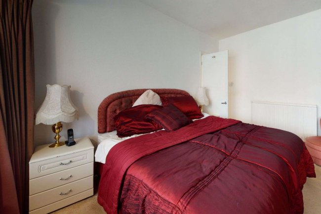 42 Ferndown Road, Northwood, Middlesex HA6 1PH 2