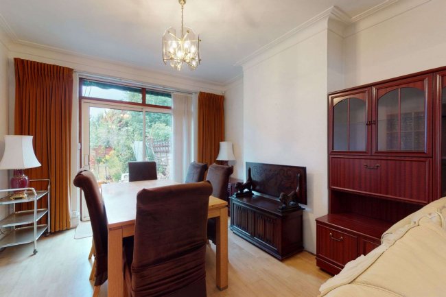 42 Ferndown Road, Northwood, Middlesex HA6 1PH 2