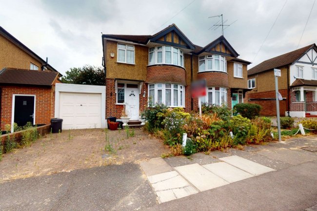 42 Ferndown Road, Northwood, Middlesex HA6 1PH 2