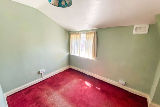 Flat B, 2 Foxbourne Road, Tooting, London SW17 8EW 
 10