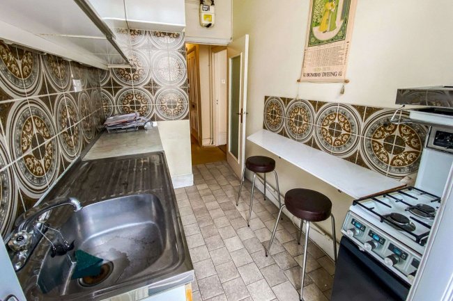 Flat 5, 15 Chesham Street, Belgravia, London SW1X 8ND
 4