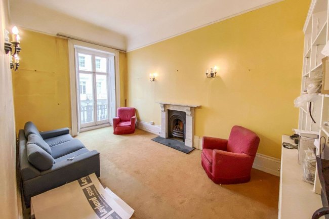 Flat 5, 15 Chesham Street, Belgravia, London SW1X 8ND
 4
