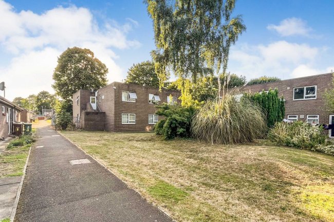 2,4,6,7,9 Barlow House, 7,8,15,16, Carlton House, 4, 5,6,7,8,9 Ashton House and  3,6,7,8 Denby House, North Street, South Kirby, Pontefract WF9 3NL 3