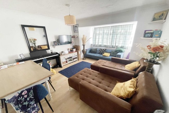 565A Bath Road, Slough, Berkshire SL1 6AB 5