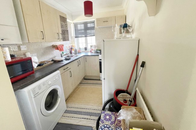 565A Bath Road, Slough, Berkshire SL1 6AB 5