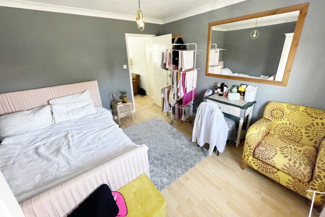 565A Bath Road, Slough, Berkshire SL1 6AB 5