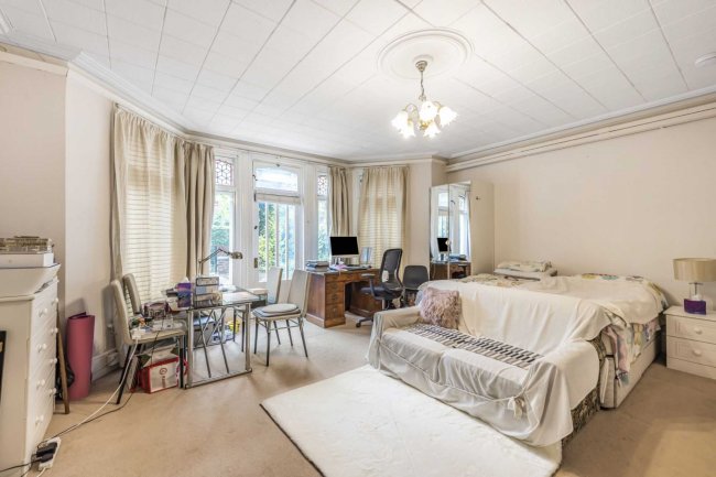 59 Canfield Gardens, Hampstead, London, NW6 3JL  6