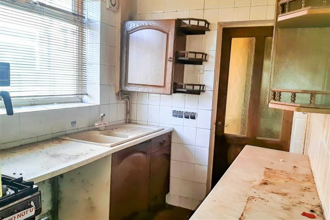 33 Gordon Crescent, Stoke on Trent ST1 6BU
 7