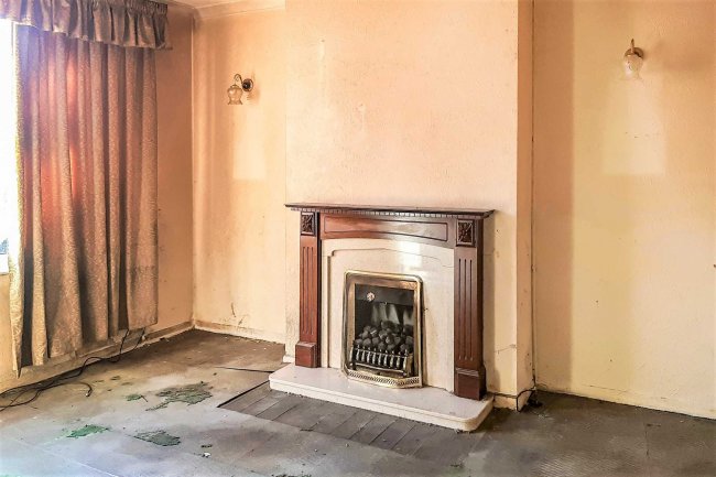 33 Gordon Crescent, Stoke on Trent ST1 6BU
 7