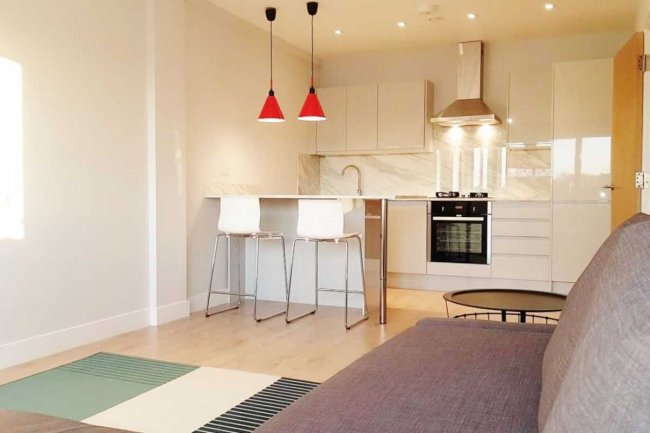 470 Church Lane, Kingsbury Green, London NW9 8UA 2