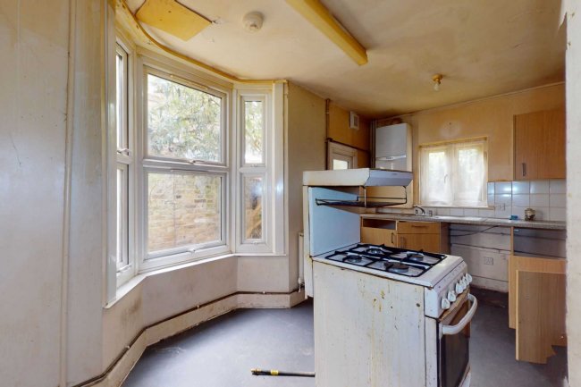 75 Eccles Road, London SW11 1LX  10