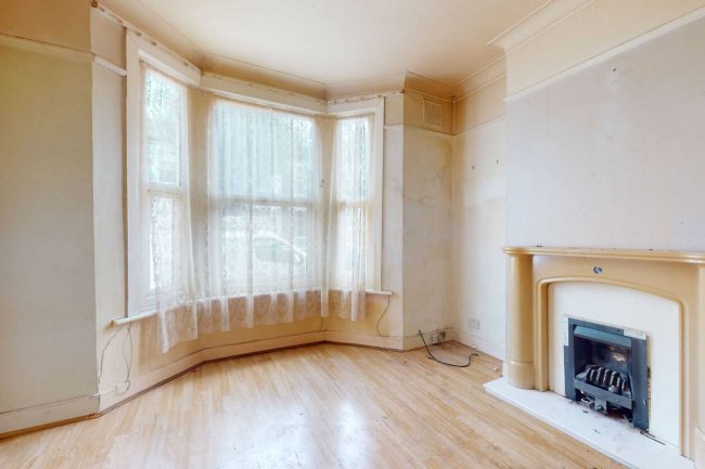 75 Eccles Road, London SW11 1LX  10