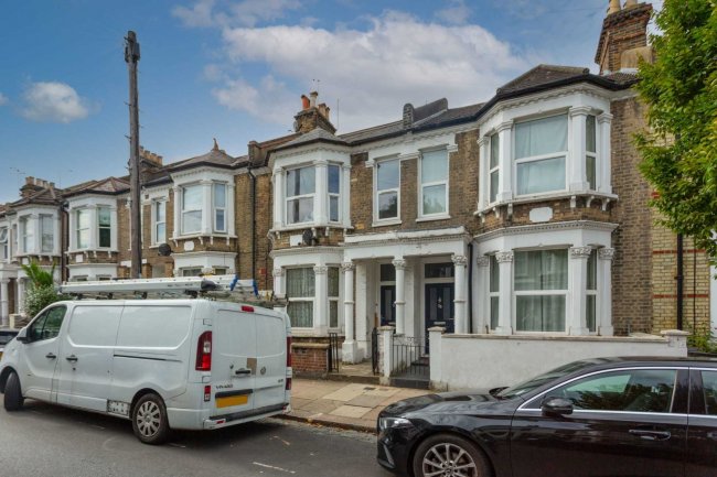 75 Eccles Road, London SW11 1LX  10