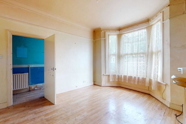 75 Eccles Road, London SW11 1LX  10