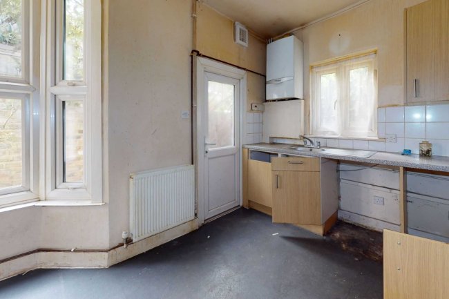 75 Eccles Road, London SW11 1LX  10