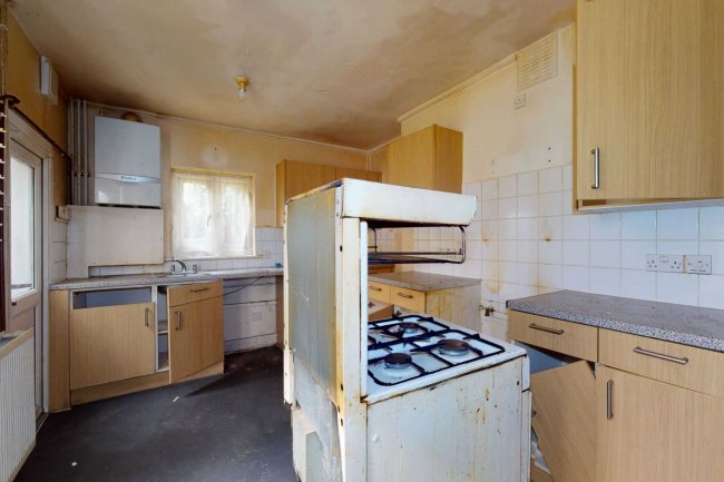 75 Eccles Road, London SW11 1LX  10