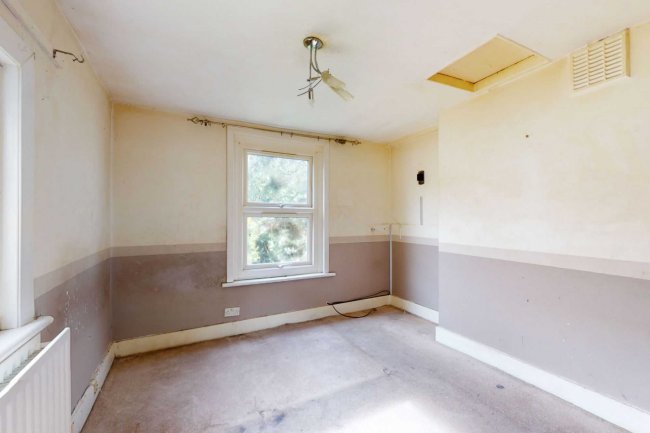 75 Eccles Road, London SW11 1LX  10