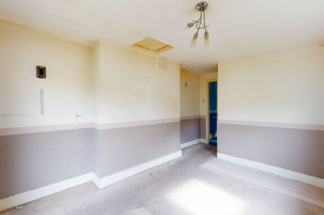 75 Eccles Road, London SW11 1LX  10