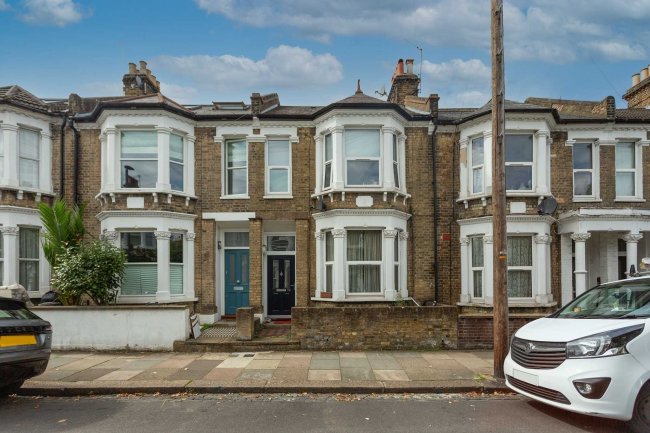 74 Eccles Road, London SW11 1LX  4