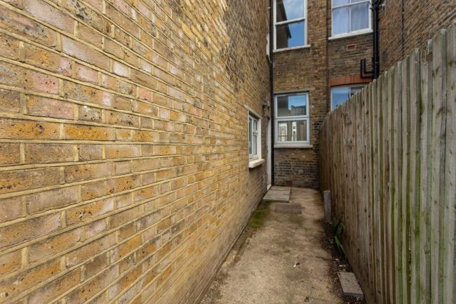 40 Garfield Road, London SW11 5PN 1