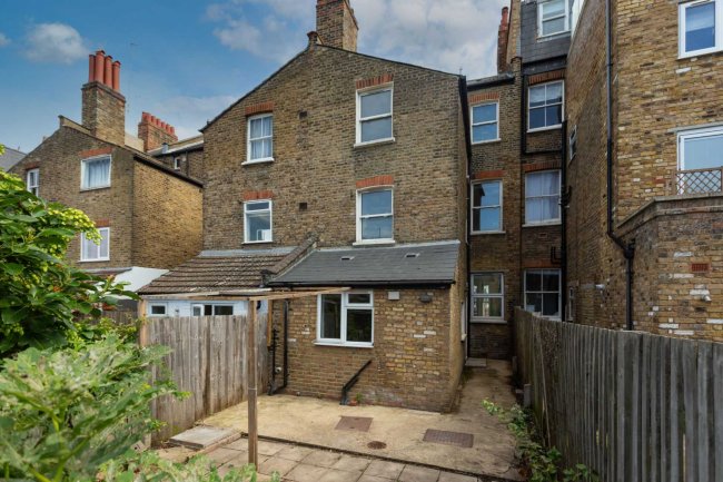 40 Garfield Road, London SW11 5PN 1