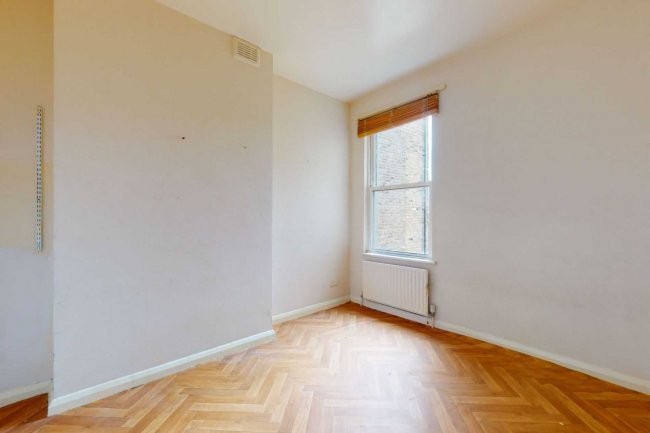 40 Garfield Road, London SW11 5PN 1