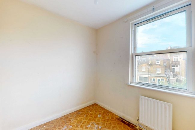 40 Garfield Road, London SW11 5PN 1