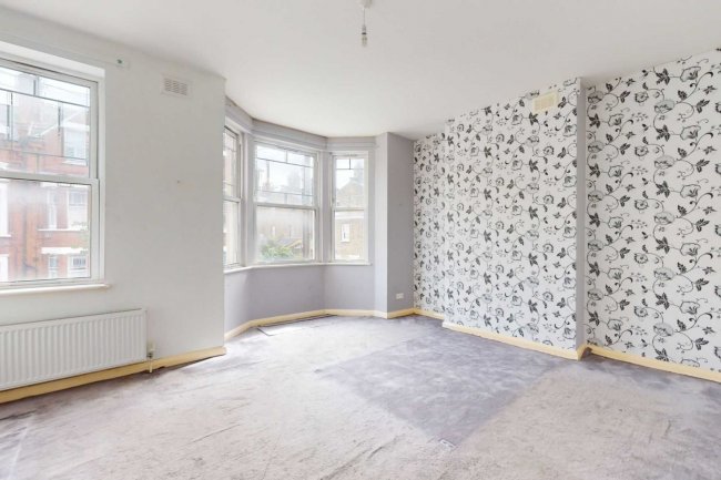 40 Garfield Road, London SW11 5PN 1