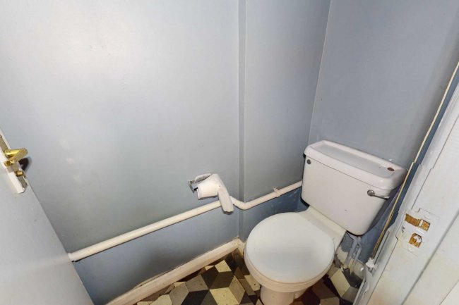 40 Garfield Road, London SW11 5PN 1