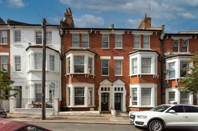 40 Garfield Road, London SW11 5PN 1